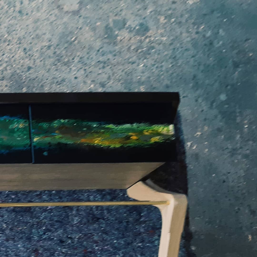 Console en bois et résine époxy réalisée à l'atelier
